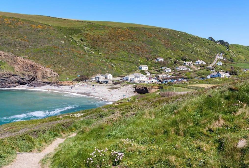 Kallowen Cottage At Crackington Haven, Near Bude And Boscastle, Cornwall Экстерьер фото